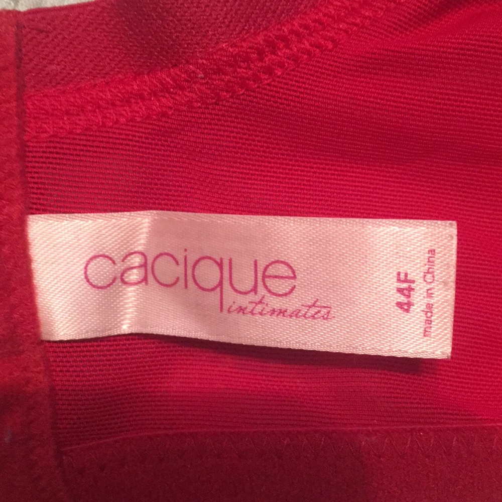 Red bra - Picture 5 of 5